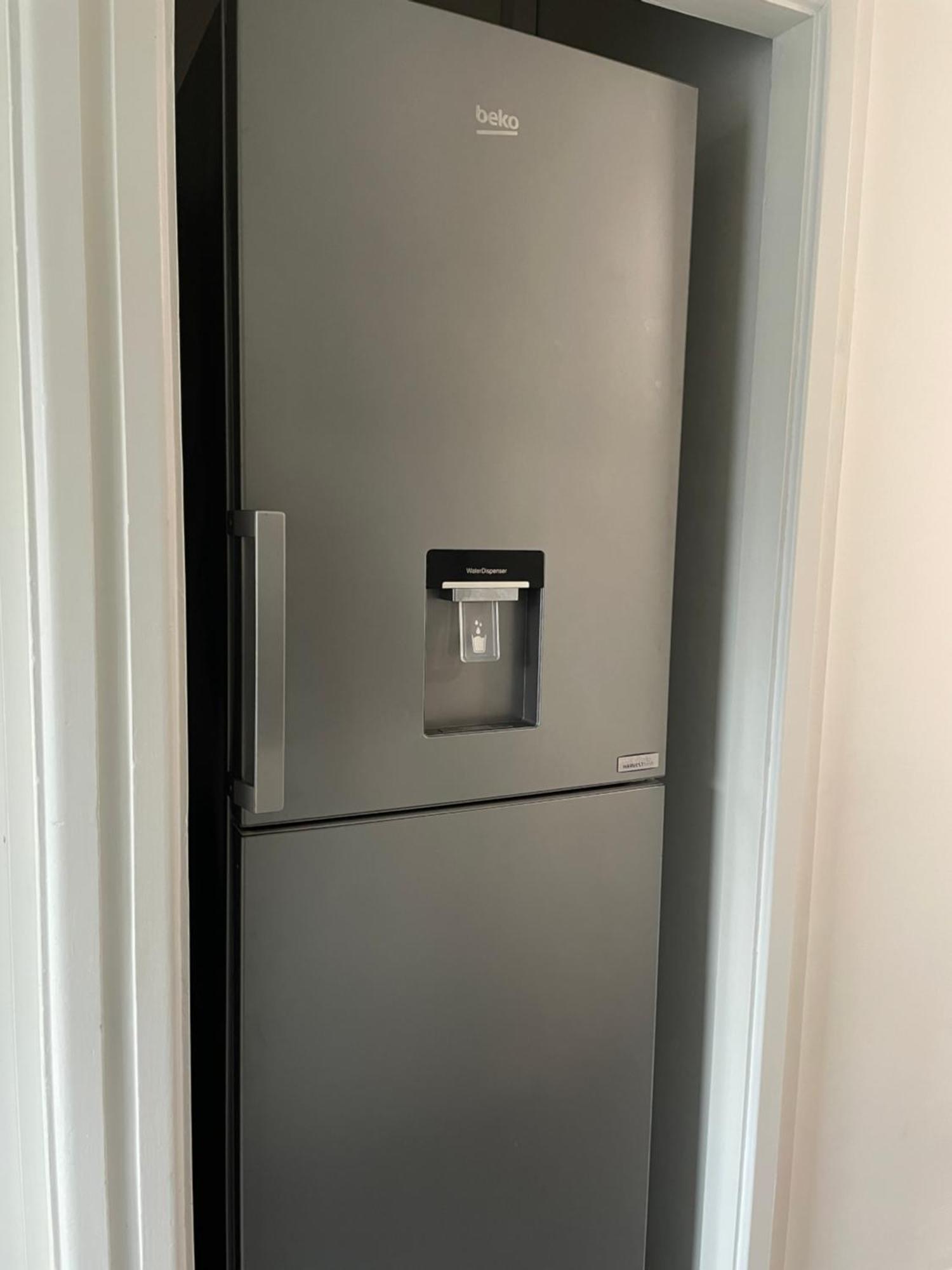 Luton Airport House, Opposite Airport Staff Parking * Luton (Bedfordshire)