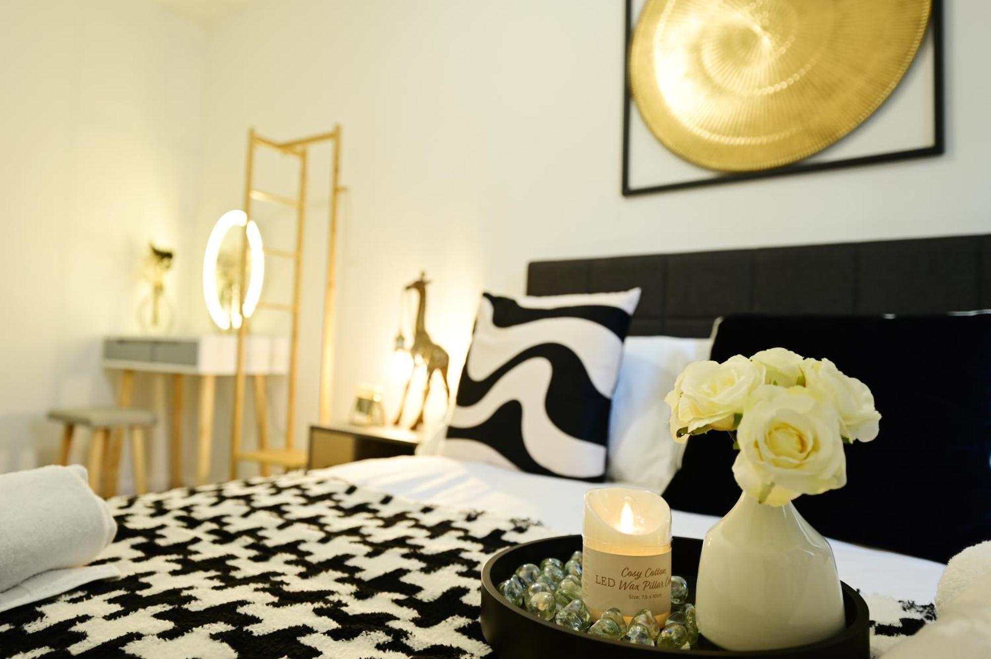 Luton Airport House, Opposite Airport Staff Parking Bed & Breakfast Luton (Bedfordshire)